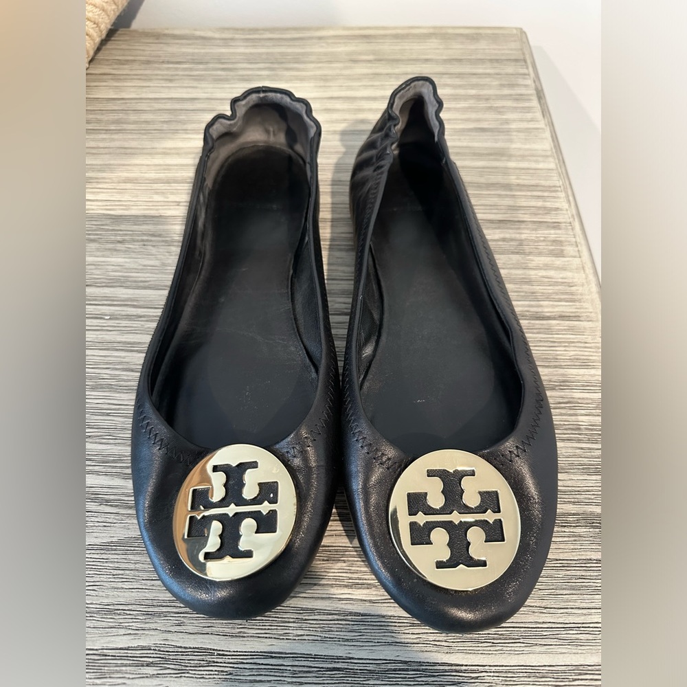 Tory Burch Flats black and gold